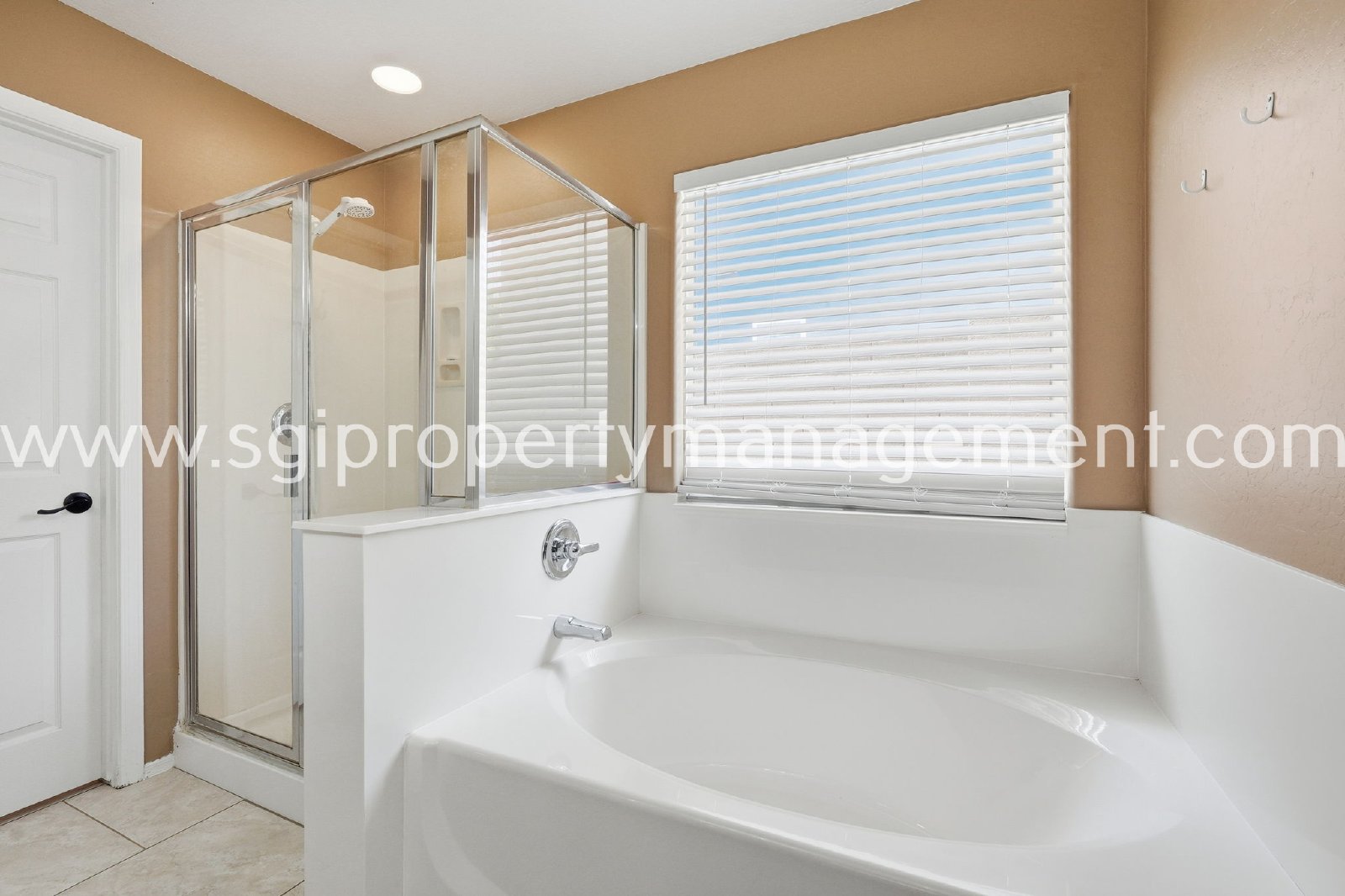 3 bedroom Waddell home with solar panels property image