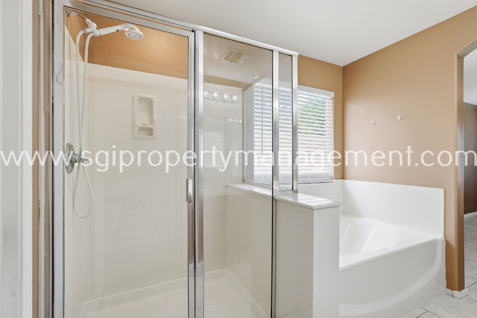 3 bedroom Waddell home with solar panels property image