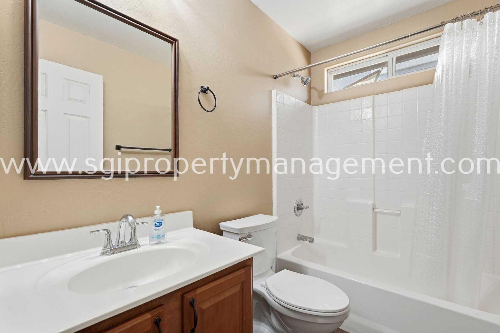 3 bedroom Waddell home with solar panels property image
