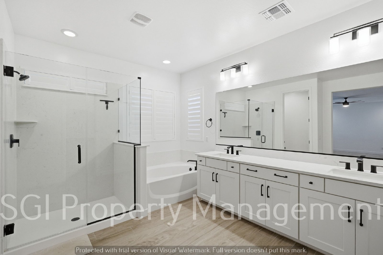5 Bedroom Luxury Home in a gated community property image