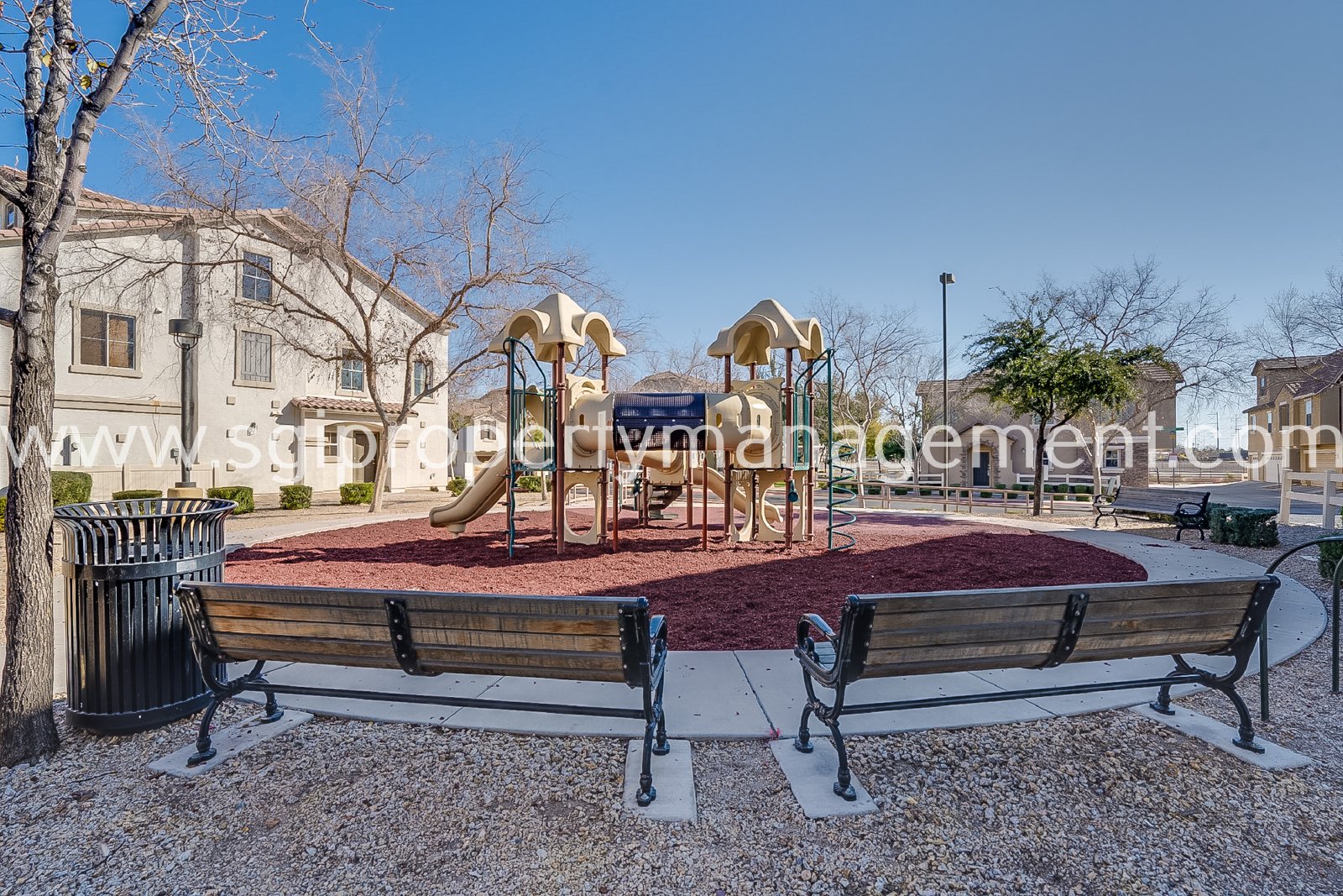 BEAUTIFUL 3 BEDROOM TOWNHOUSE AND COMMUNITY POOL! property image