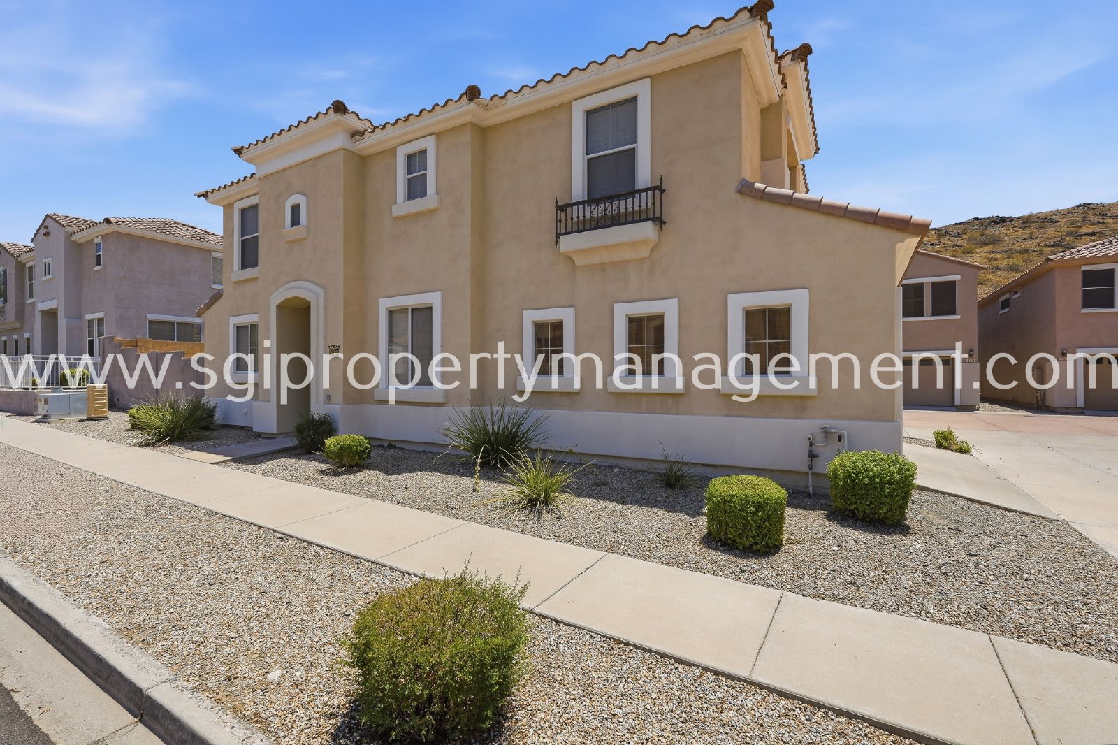 3 bedroom, 2.5 bathroom Ahwatukee home property image