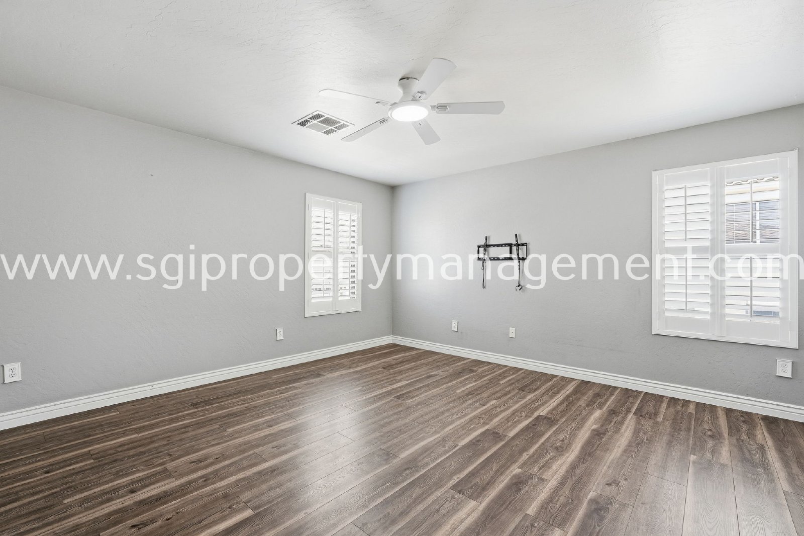 3 bedroom, 2.5 bathroom Ahwatukee home property image