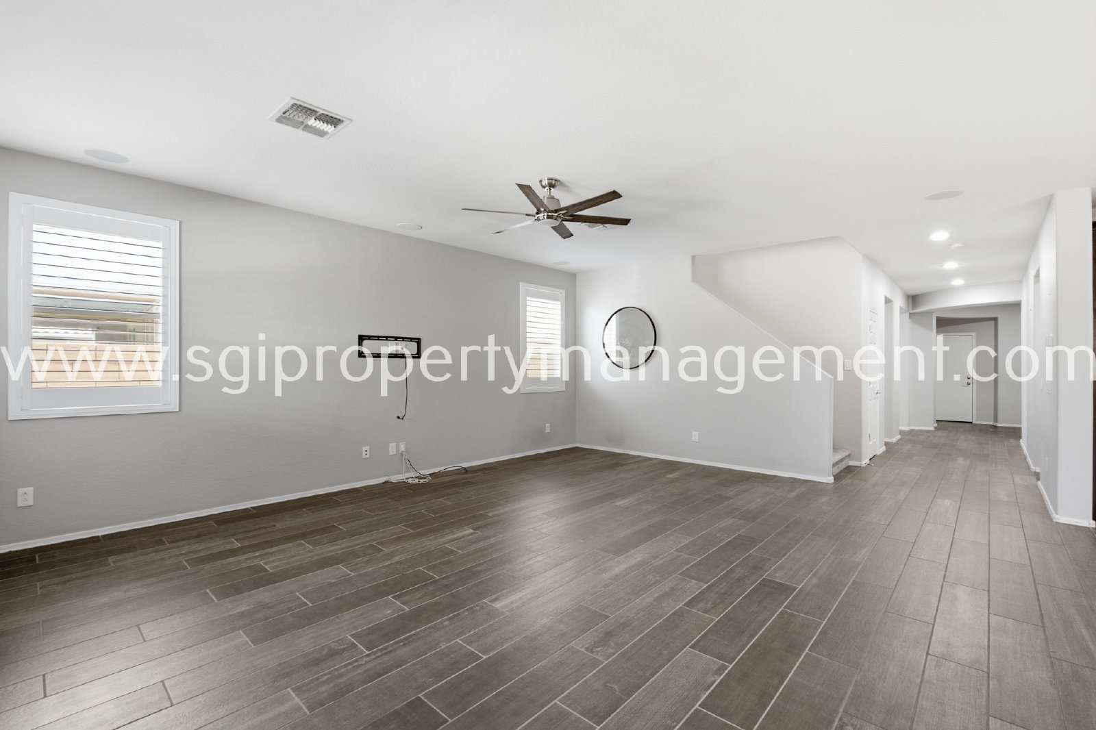 Beautiful 5 bedroom in Surprise property image