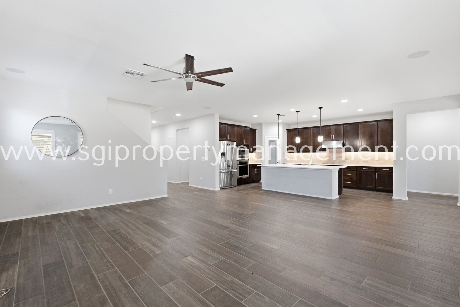 Beautiful 5 bedroom in Surprise property image