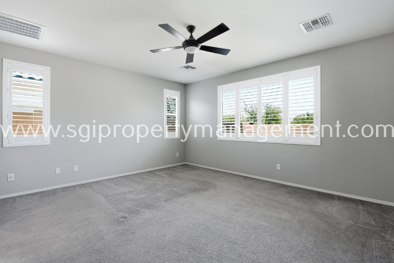 Beautiful 5 bedroom in Surprise property image