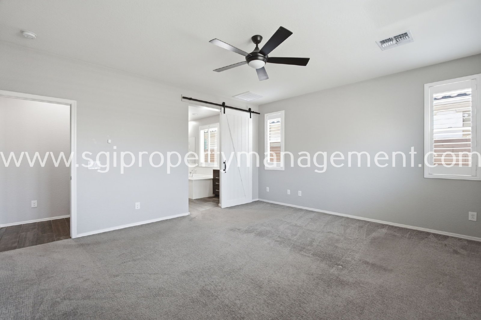 Beautiful 5 bedroom in Surprise property image