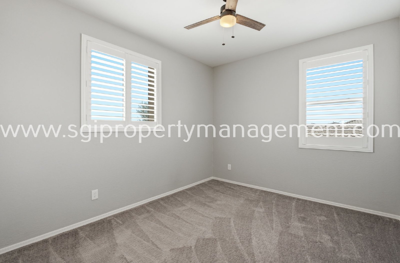 Beautiful 5 bedroom in Surprise property image