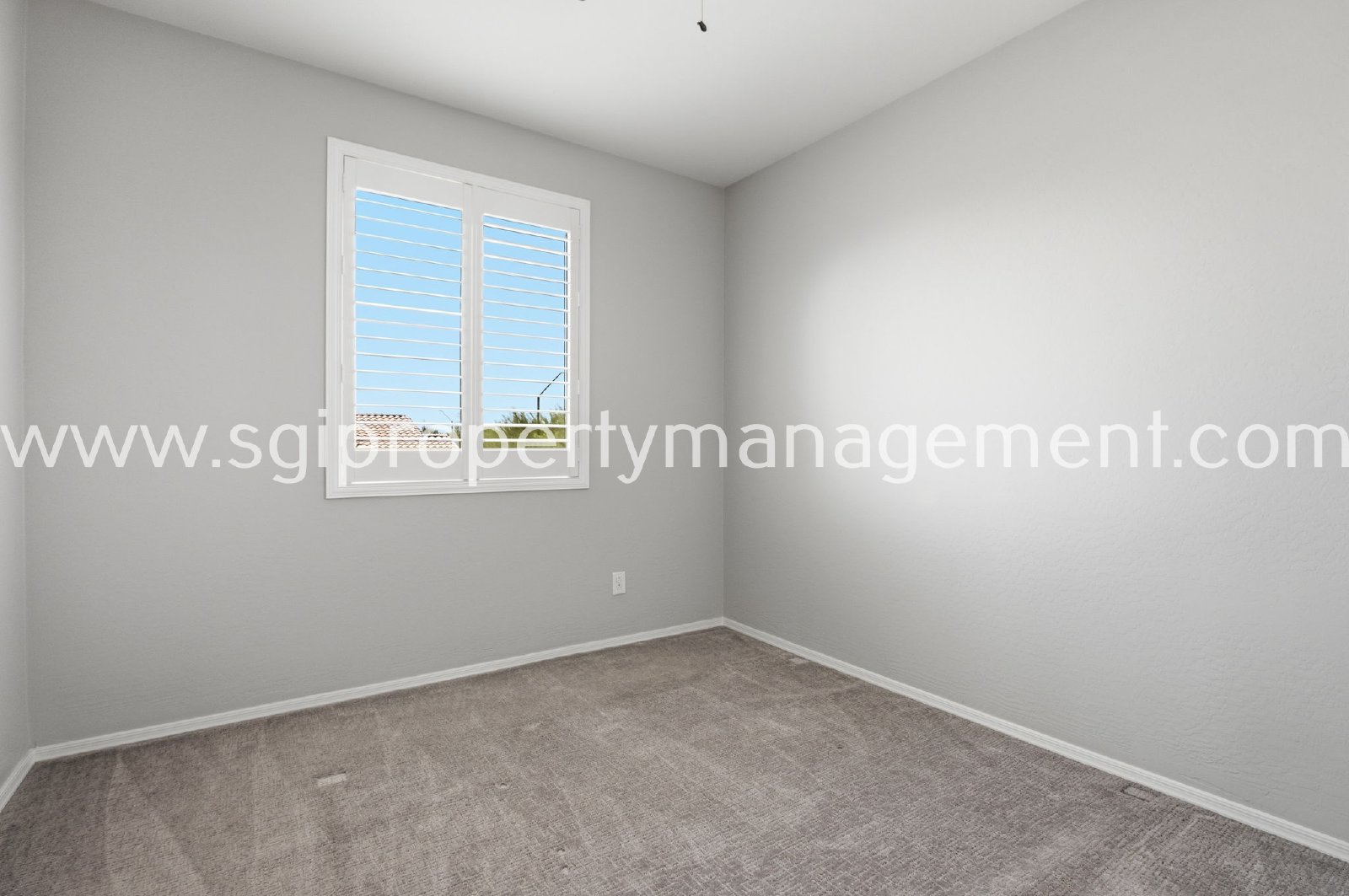 Beautiful 5 bedroom in Surprise property image