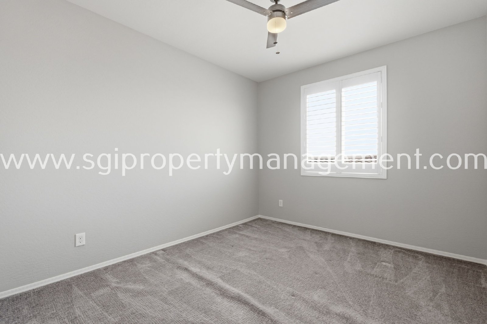 Beautiful 5 bedroom in Surprise property image