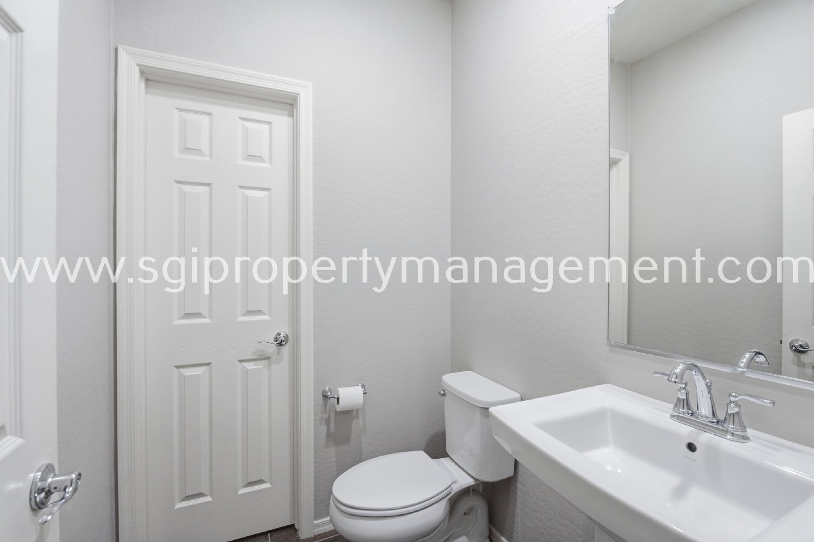 Beautiful 5 bedroom in Surprise property image