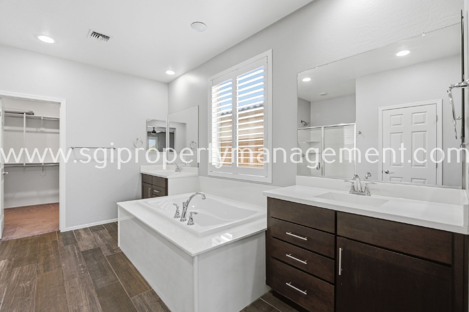 Beautiful 5 bedroom in Surprise property image