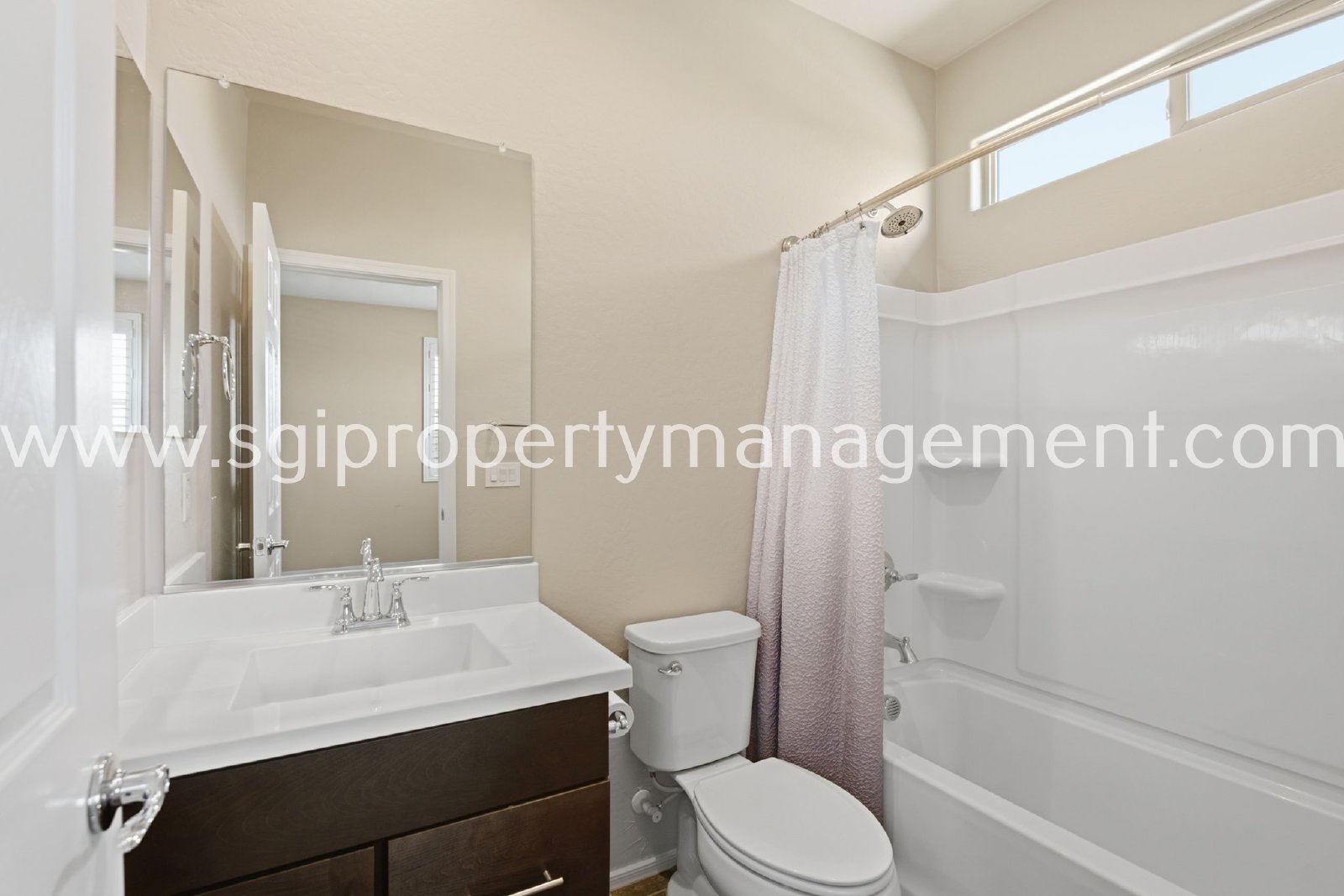 Beautiful 5 bedroom in Surprise property image
