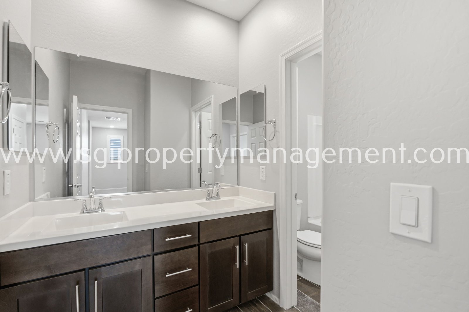 Beautiful 5 bedroom in Surprise property image