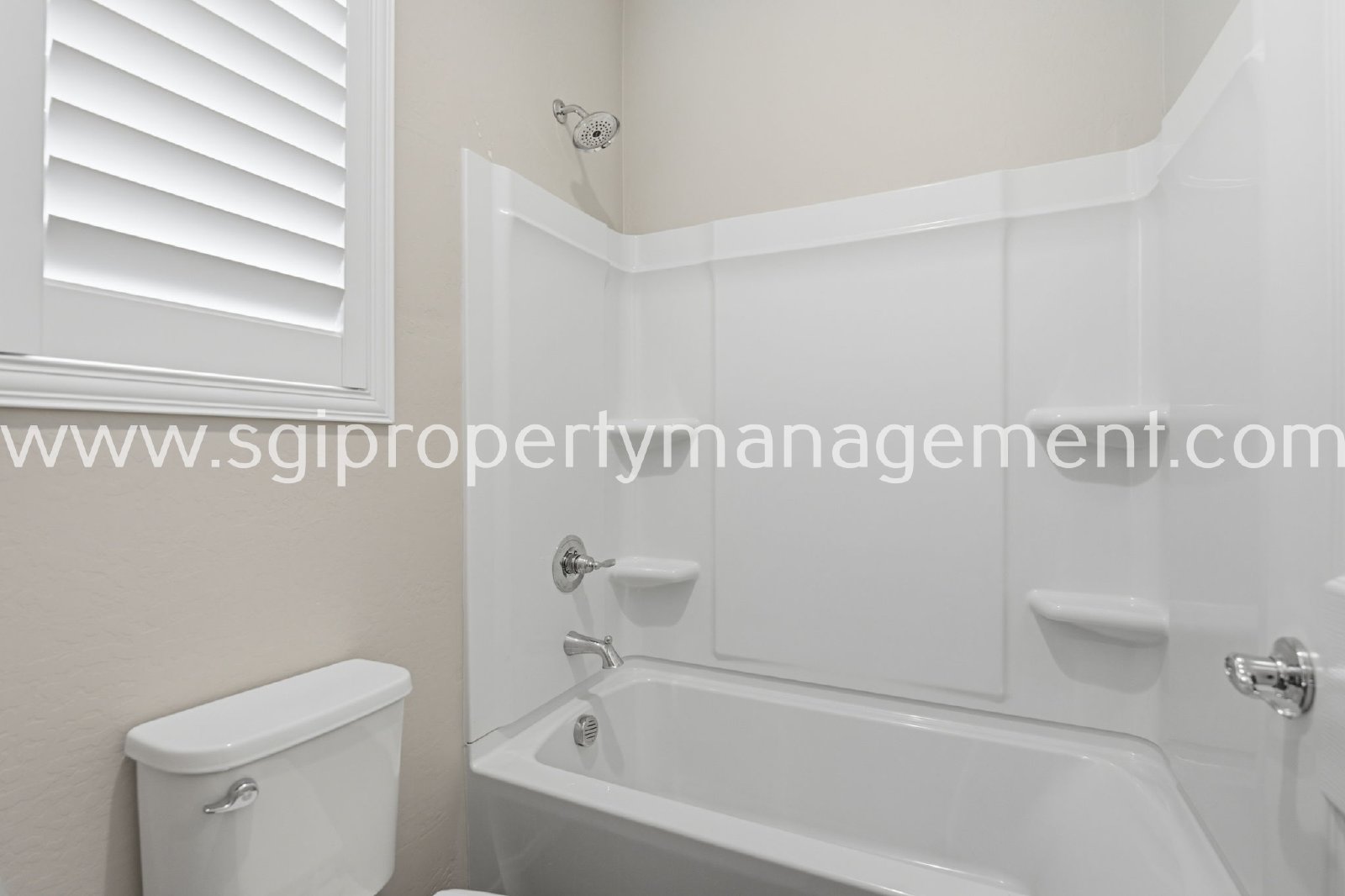 Beautiful 5 bedroom in Surprise property image