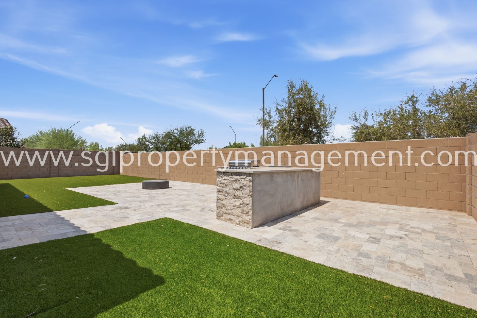 Beautiful 5 bedroom in Surprise property image