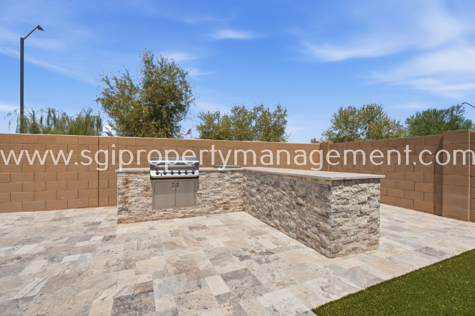 Beautiful 5 bedroom in Surprise property image
