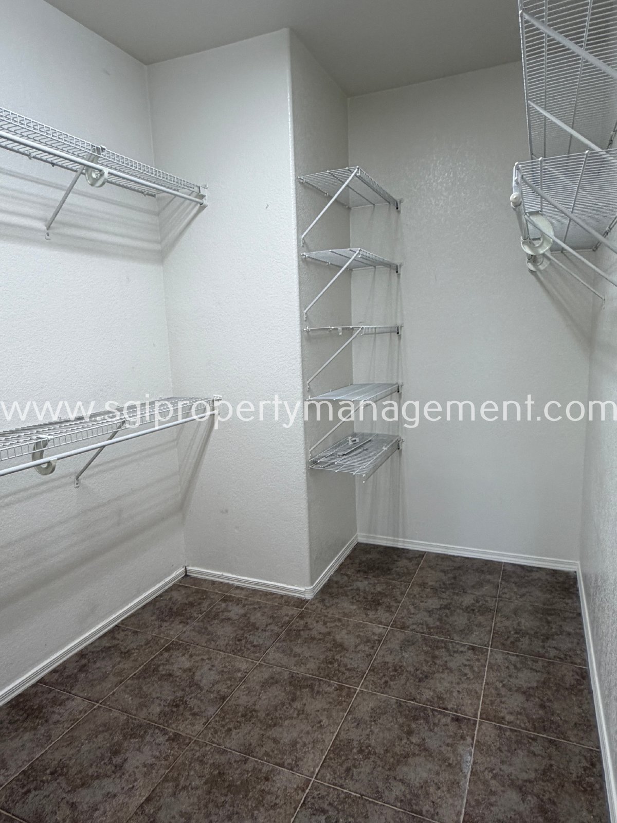 BEAUITFUL 4 BEDROOM RENTAL HOME! property image