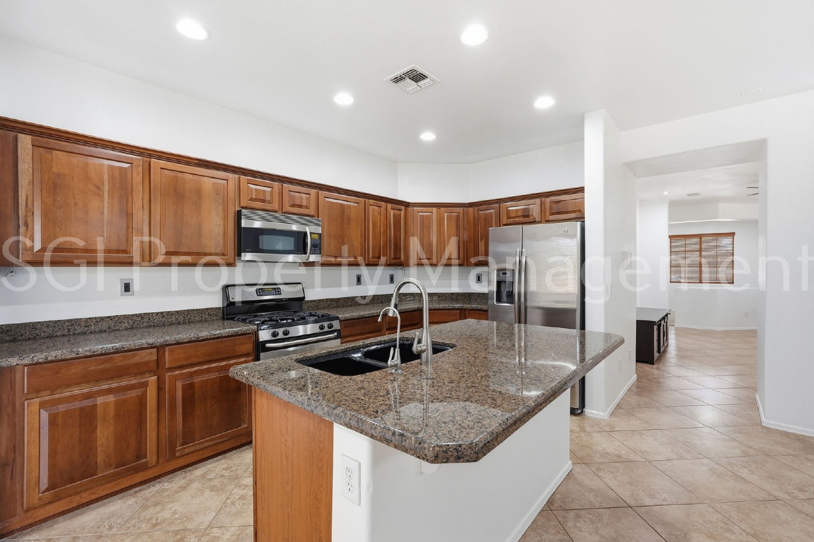 BEAUTIFUL ANTHEM HOME WITH PRIVATE POOL!! property image