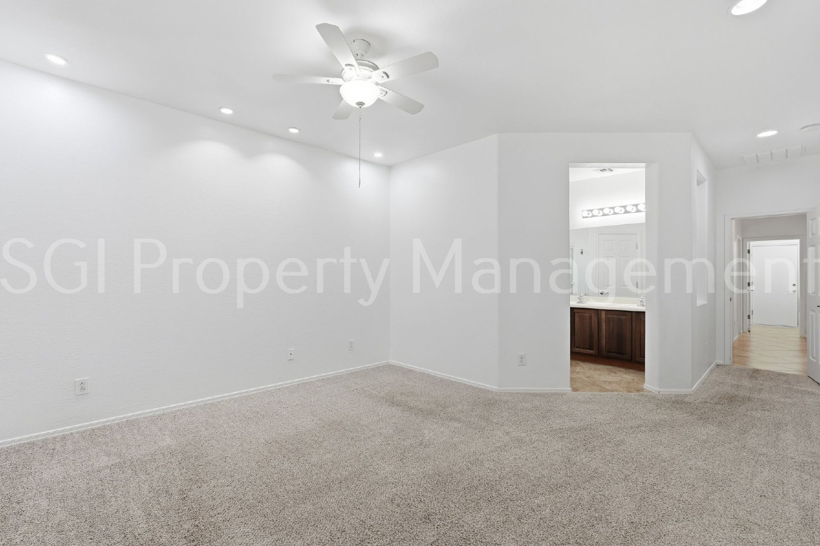 BEAUTIFUL ANTHEM HOME WITH PRIVATE POOL!! property image