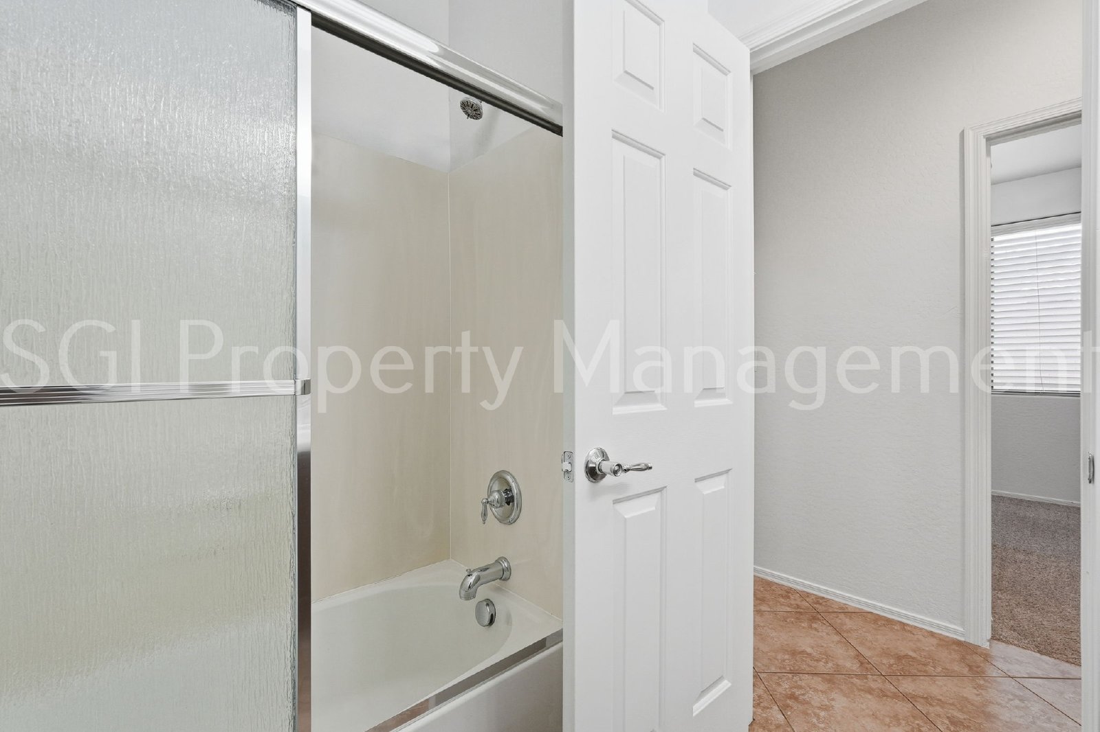 BEAUTIFUL ANTHEM HOME WITH PRIVATE POOL!! property image