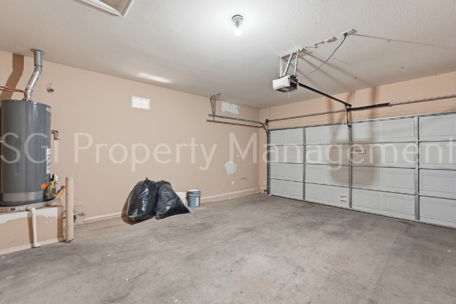 BEAUTIFUL ANTHEM HOME WITH PRIVATE POOL!! property image