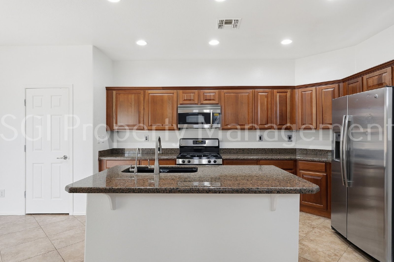 BEAUTIFUL ANTHEM HOME WITH PRIVATE POOL!! property image