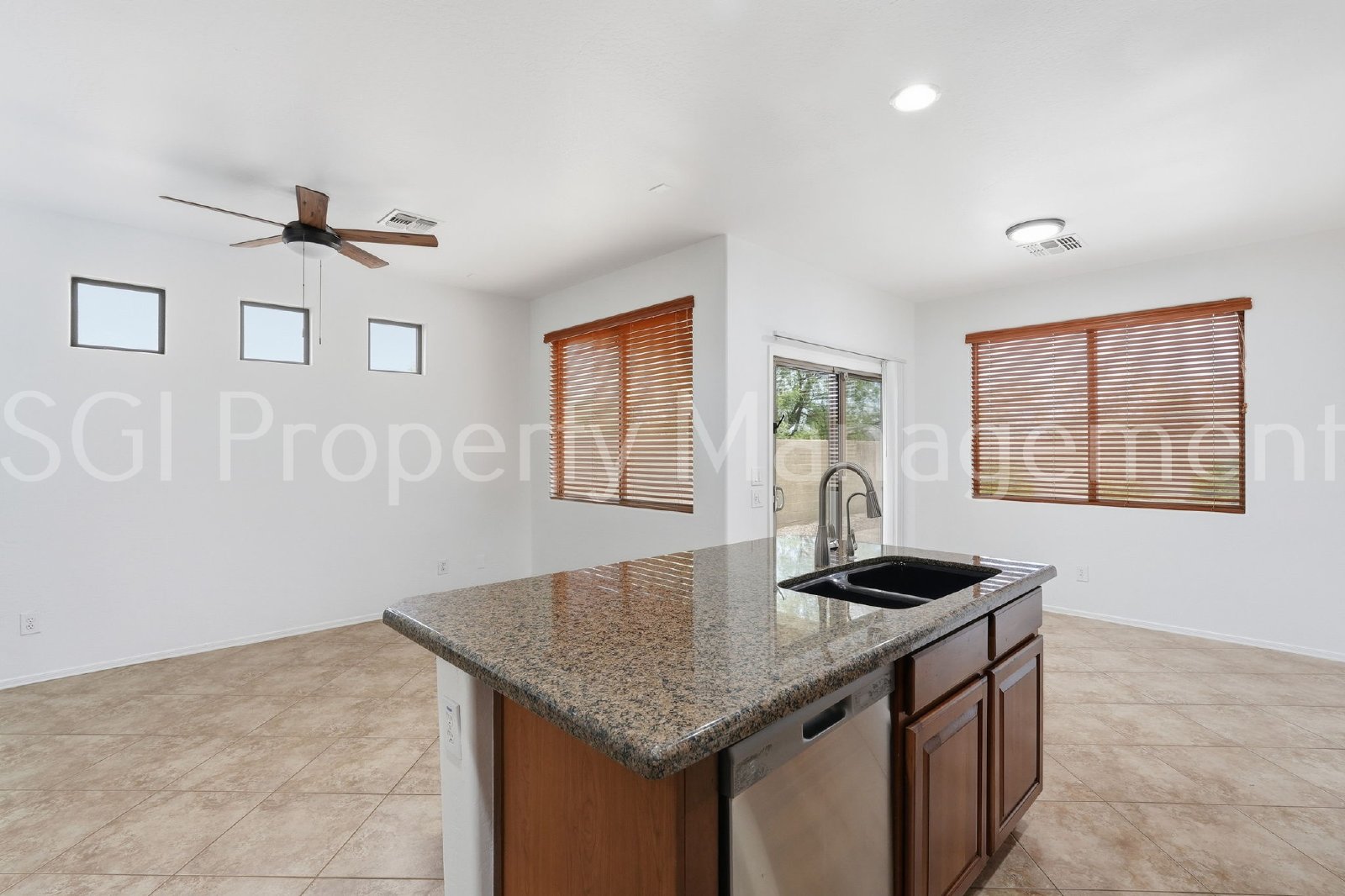 BEAUTIFUL ANTHEM HOME WITH PRIVATE POOL!! property image