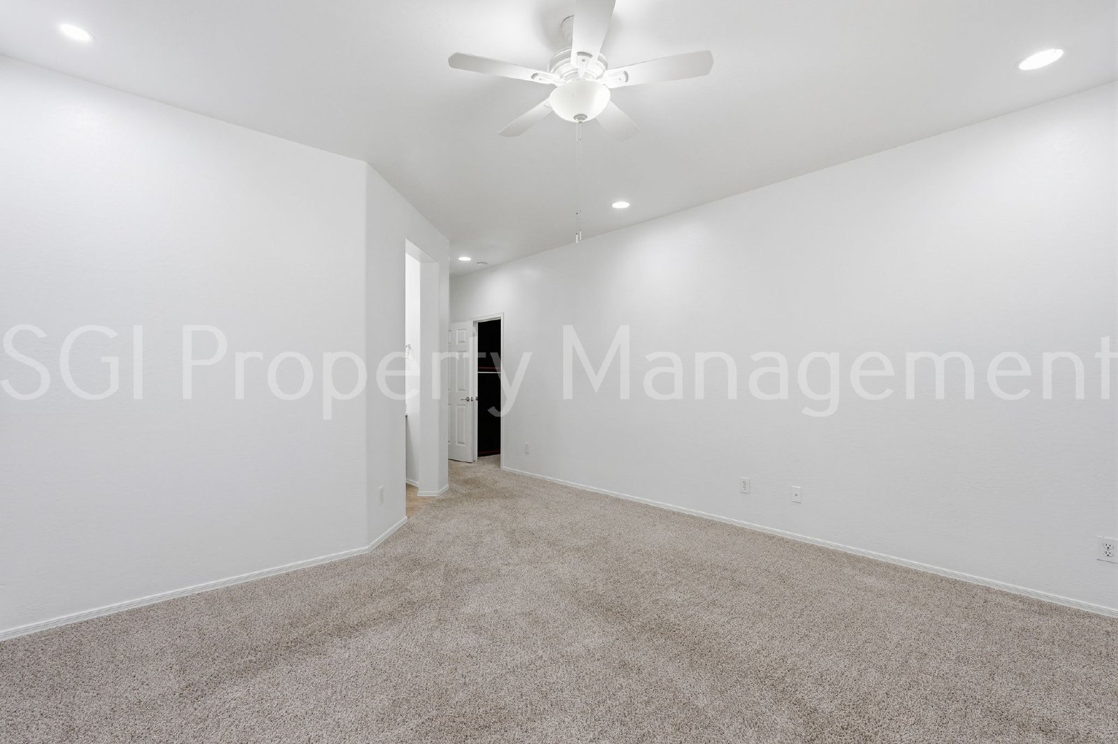 BEAUTIFUL ANTHEM HOME WITH PRIVATE POOL!! property image