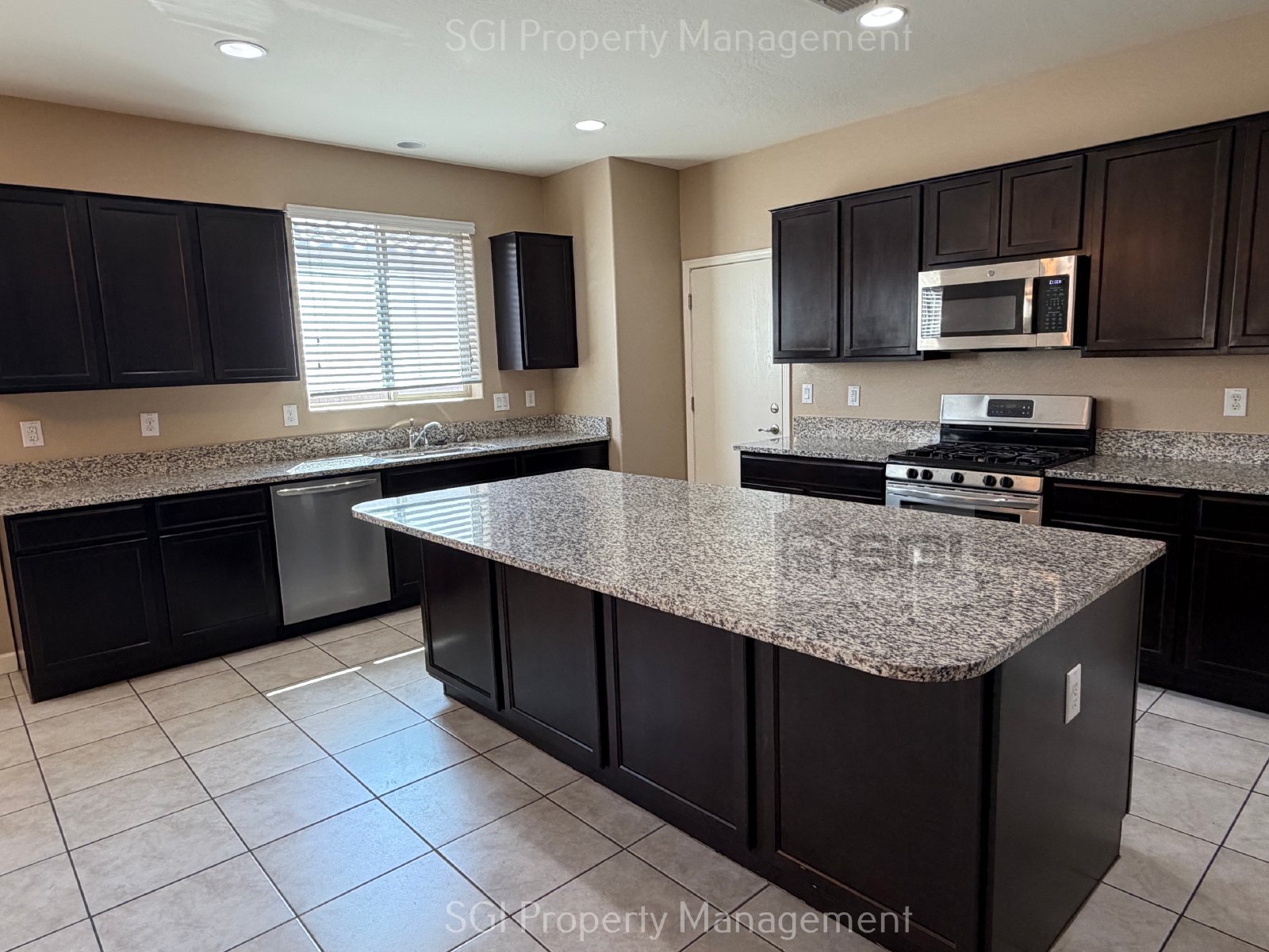 Beautiful Cul-De-Sac Home Near Park! property image