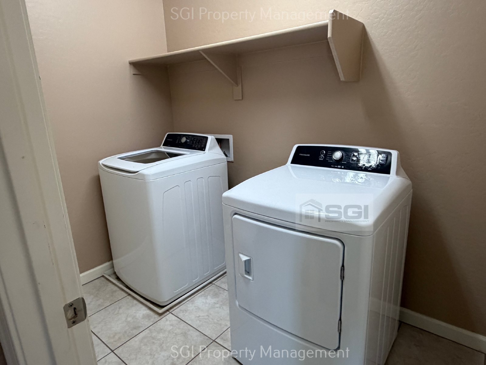 Beautiful Cul-De-Sac Home Near Park! property image