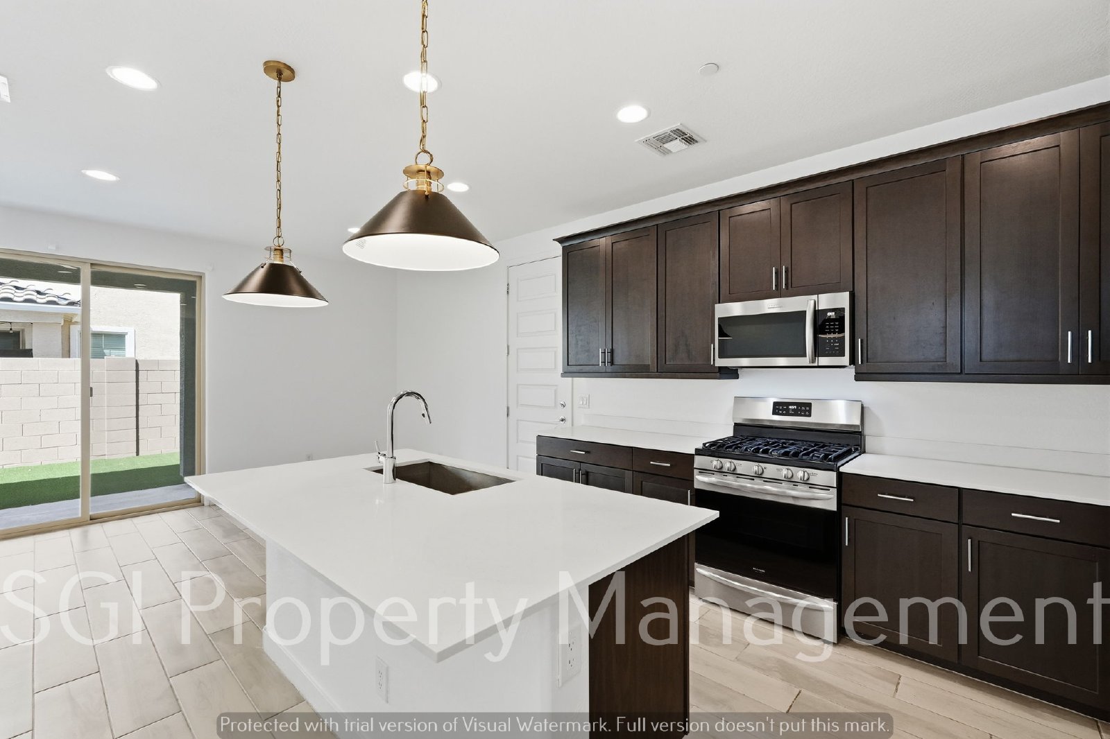 Beautiful 4 bedroom 3 bath Gilbert home for rent property image