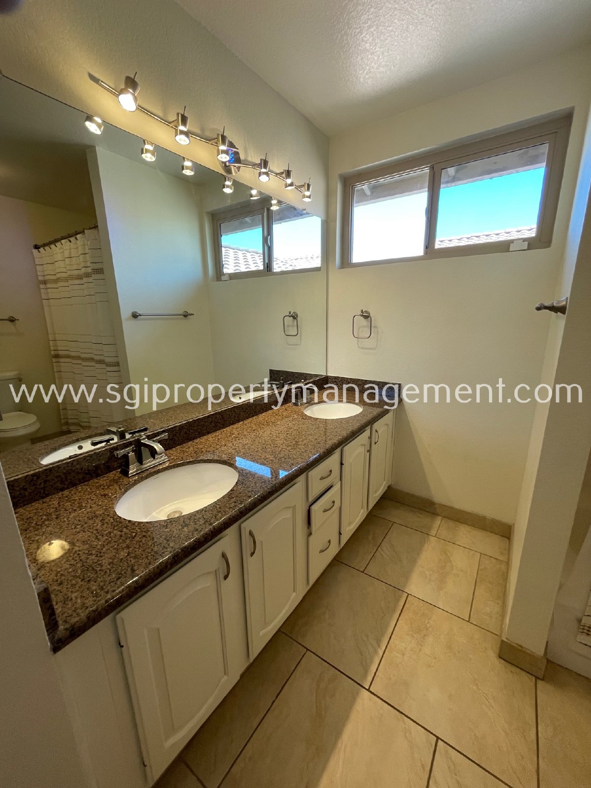 Ahwatukee Beauty in Mountain Ranch! property image
