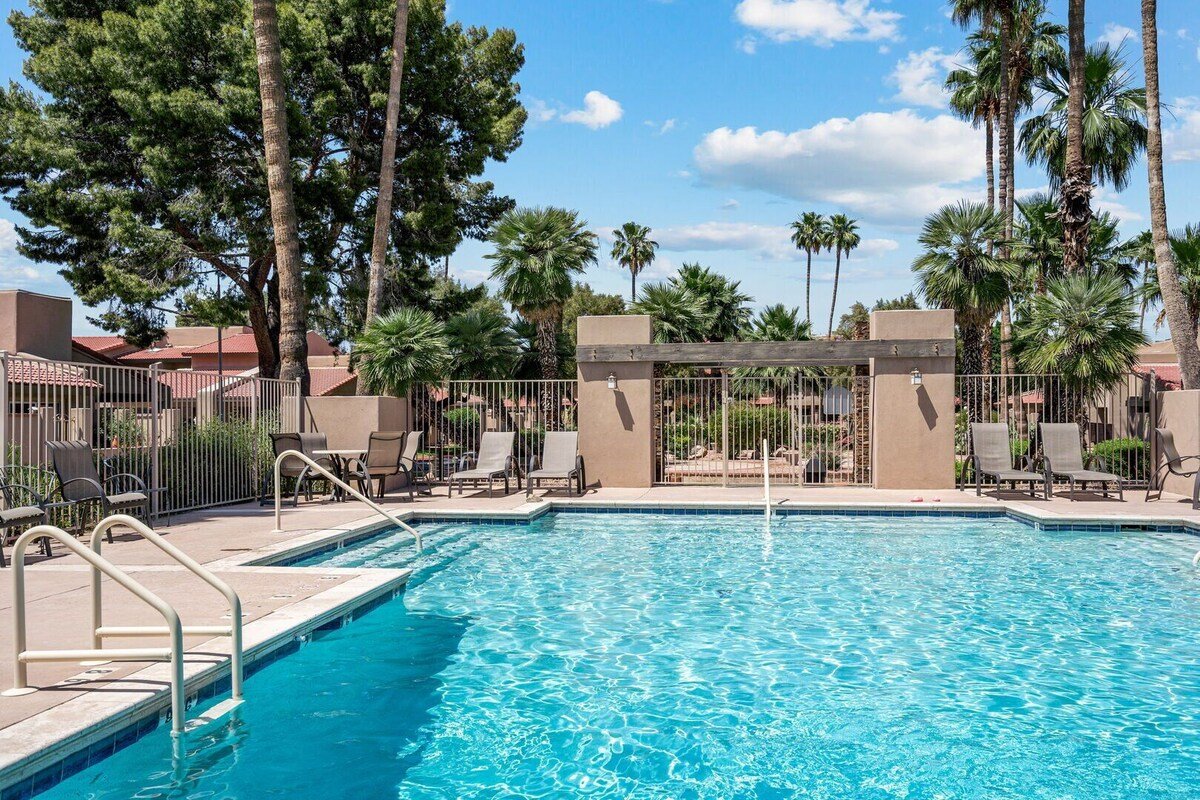 Modern Scottsdale home property image