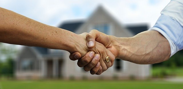 landlord-tenant handshake